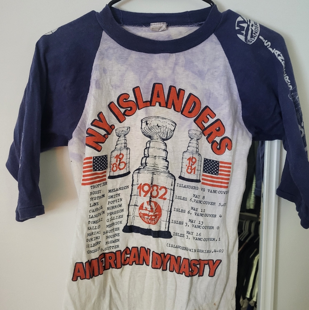Vintage 1981 1982 1983 New York Islanders Stanley Cup 3/4 Sleeve T-shirt